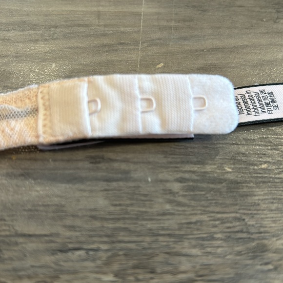 Victoria’s Secret Star Bra 34B - Picture 3 of 8